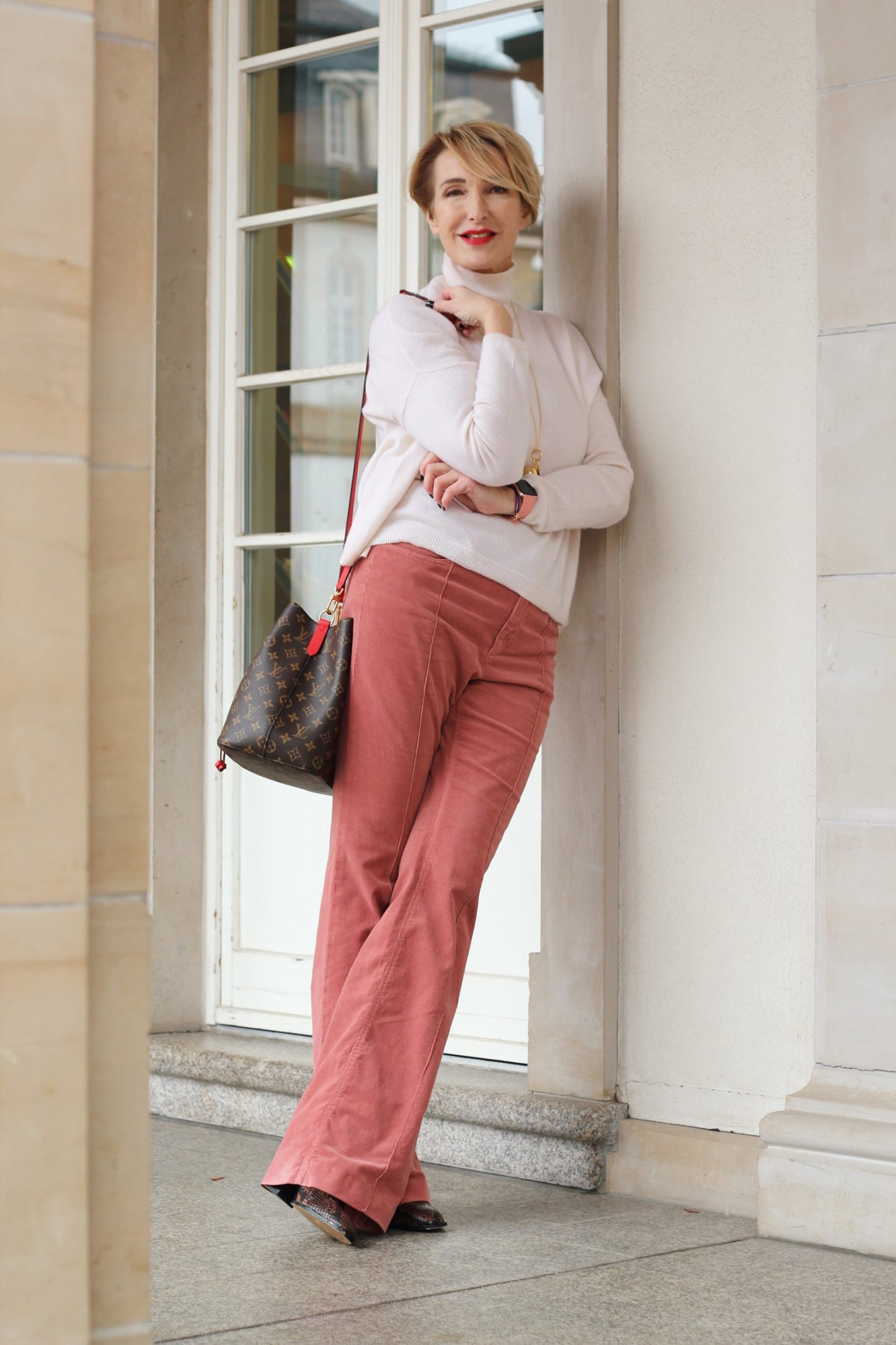 Der Cordhosen Trend Geht Weiter Glamupyourlifestyle 40 50 Blog
